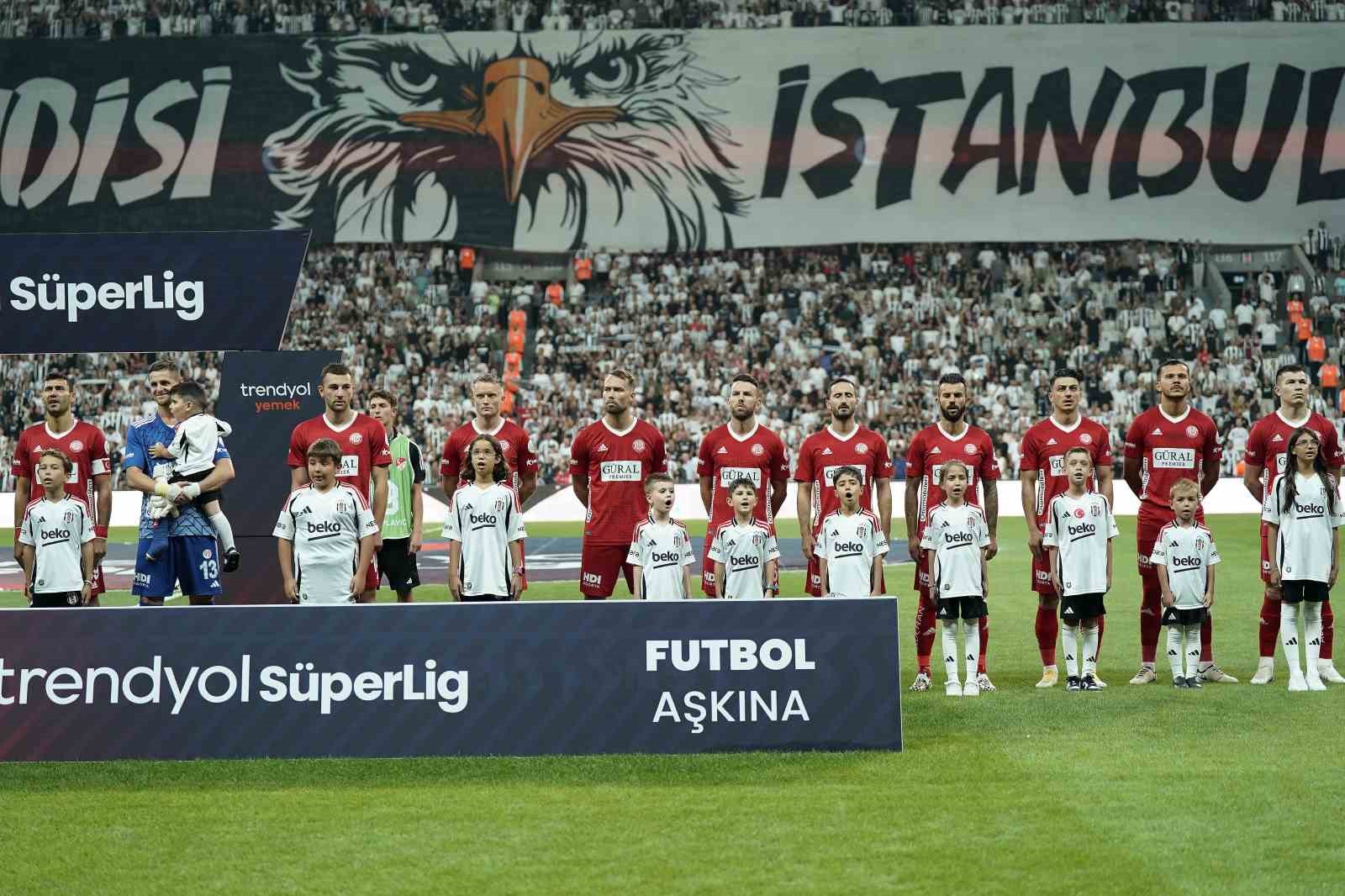 Trendyol Süper Lig: Beşiktaş: 1 - Antalyaspor: 1 (Maç devam ediyor)
