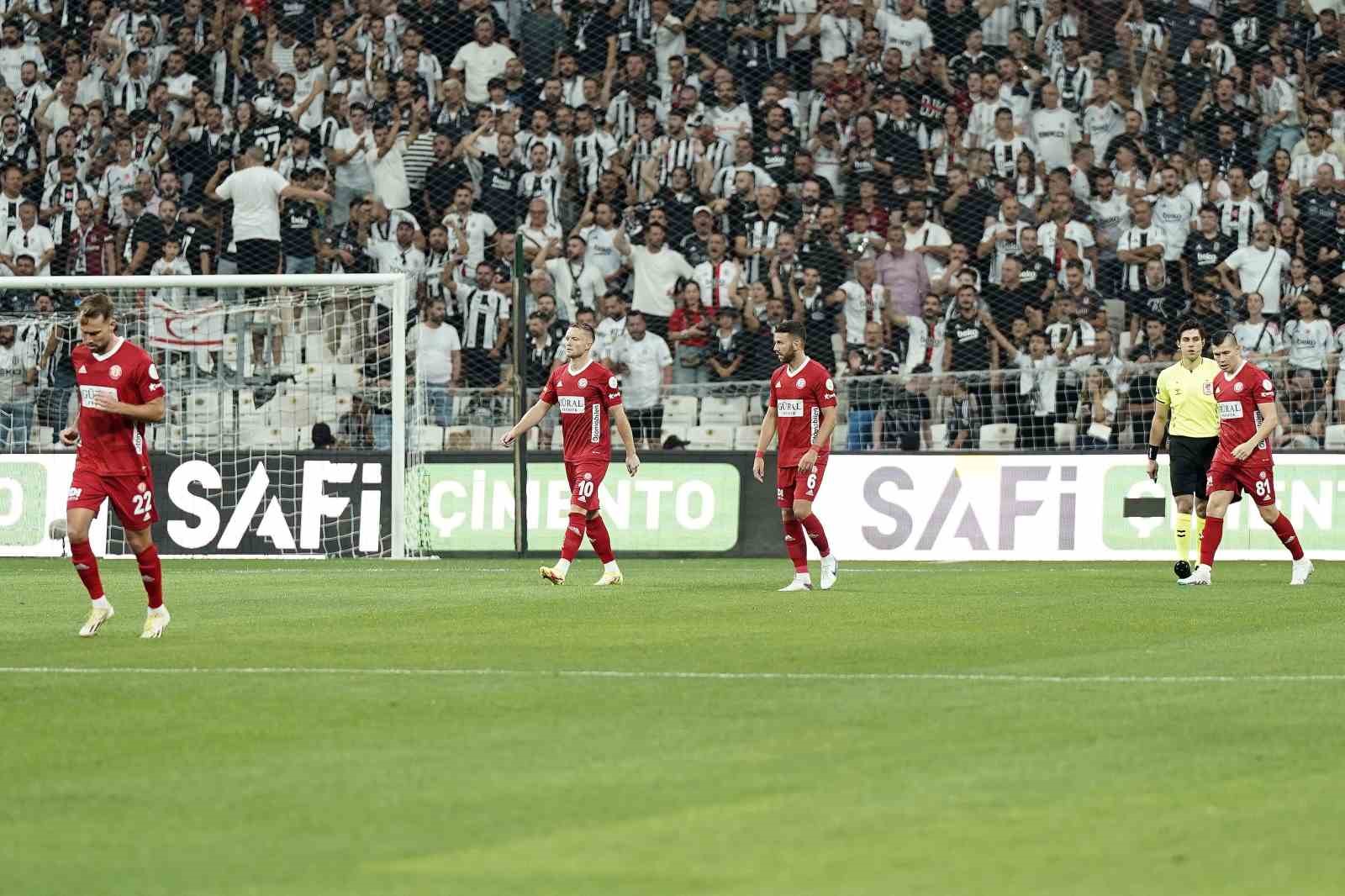 Trendyol Süper Lig: Beşiktaş: 1 - Antalyaspor: 1 (Maç devam ediyor)
