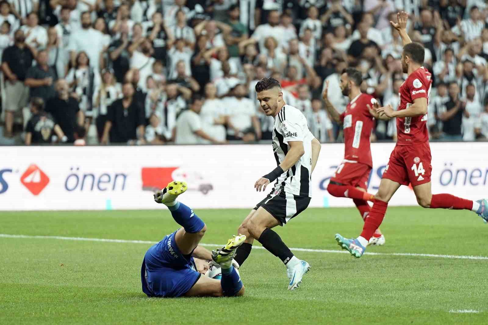 Trendyol Süper Lig: Beşiktaş: 1 - Antalyaspor: 1 (Maç devam ediyor)
