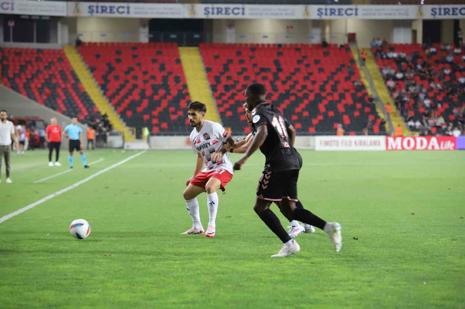 Trendyol Süper Lig: Gaziantep FK: 0 - Samsunspor: 1 (Maç devam ediyor)
