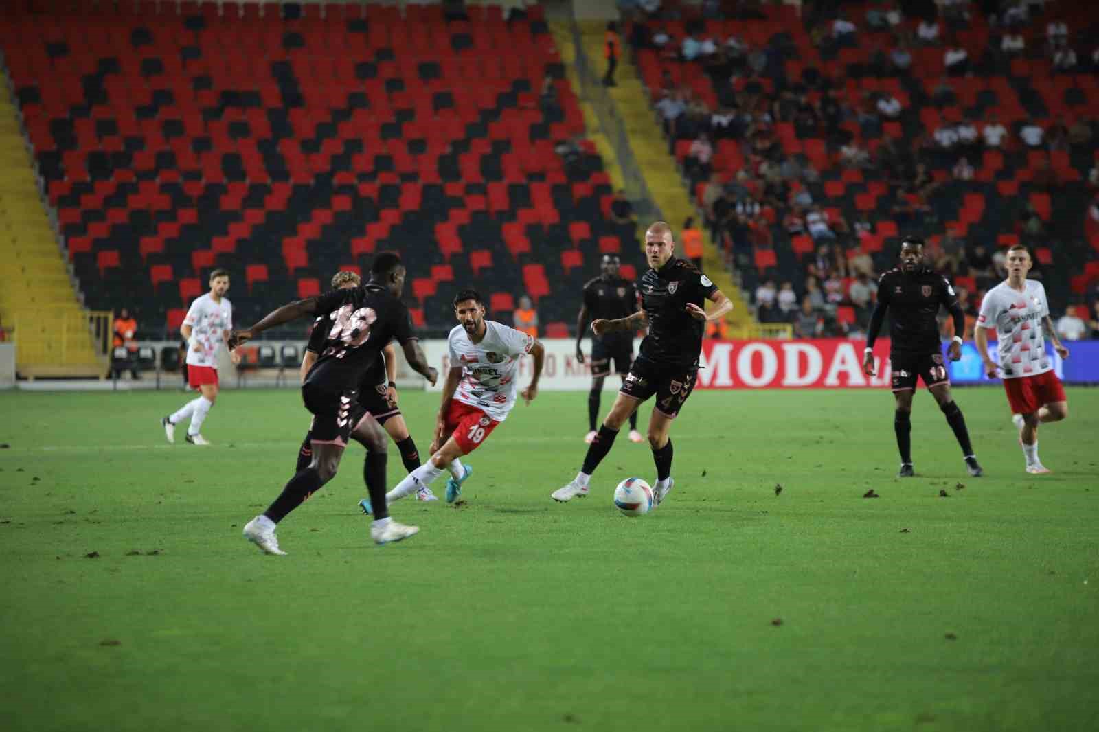 Trendyol Süper Lig: Gaziantep FK: 0 - Samsunspor: 1 (Maç devam ediyor)
