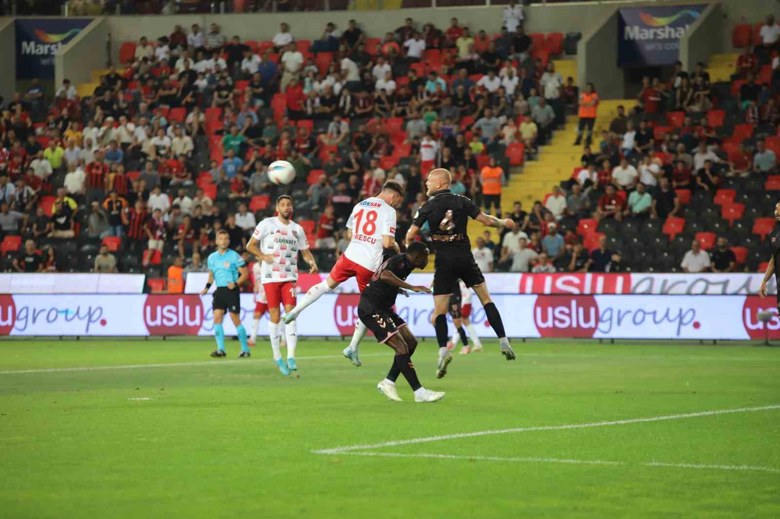 Trendyol Süper Lig: Gaziantep FK: 0 - Samsunspor: 1 (Maç devam ediyor)
