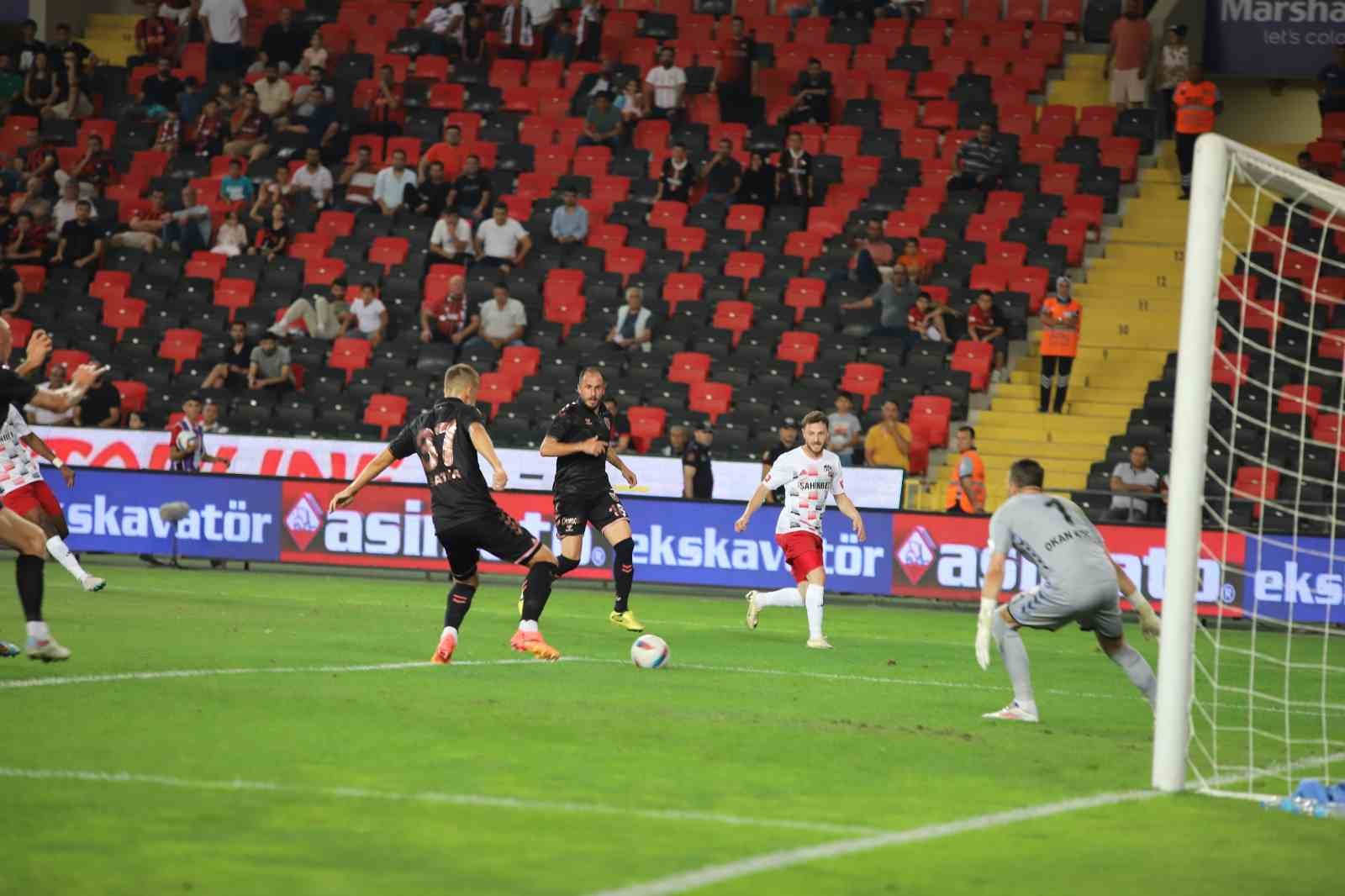 Trendyol Süper Lig: Gaziantep FK: 0 - Samsunspor: 1 (Maç devam ediyor)
