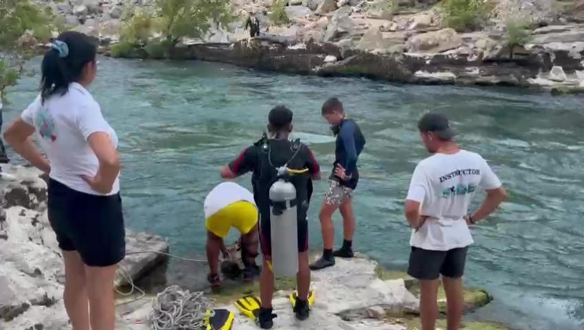 23 yaşındaki gencin kaybolduğu ırmakta havanın kararması ile arama çalışmalarına ara verildi
