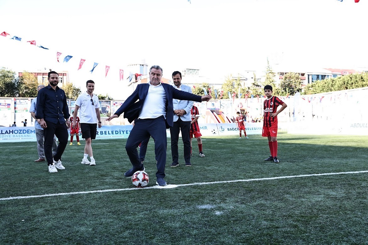 Gençlik ve Spor Bakanı Bak geleceğin sporcularıyla buluştu
