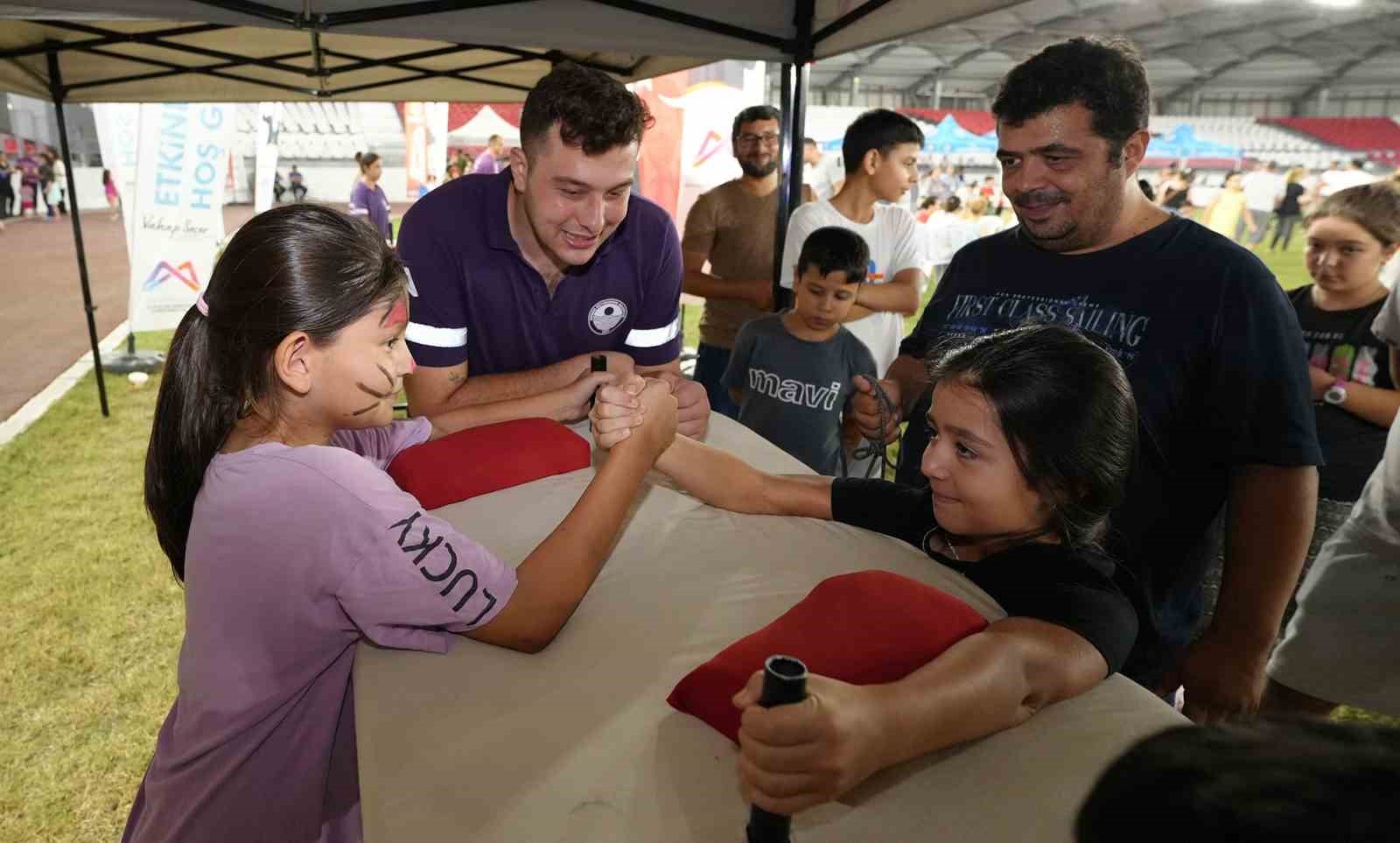 Tarsus’ta ’Yaz Akşamları Şenliği’ devam ediyor
