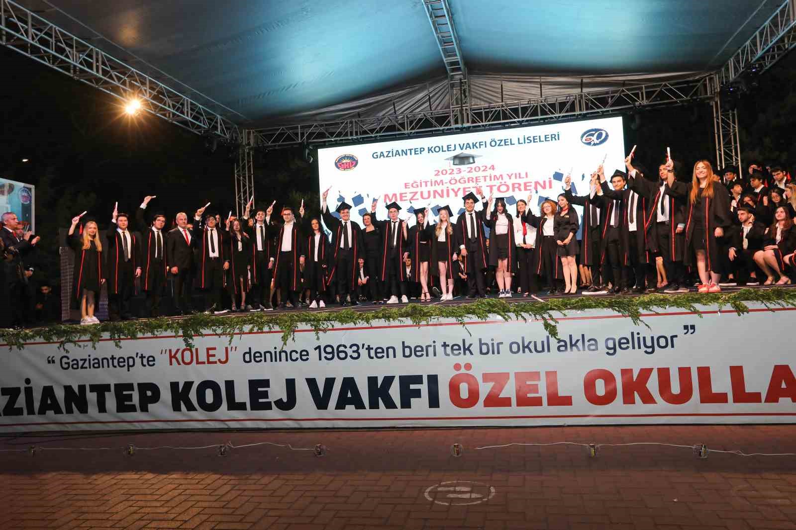 Gaziantep Kolej Vakfı öğrencileri üniversiteli oldu
