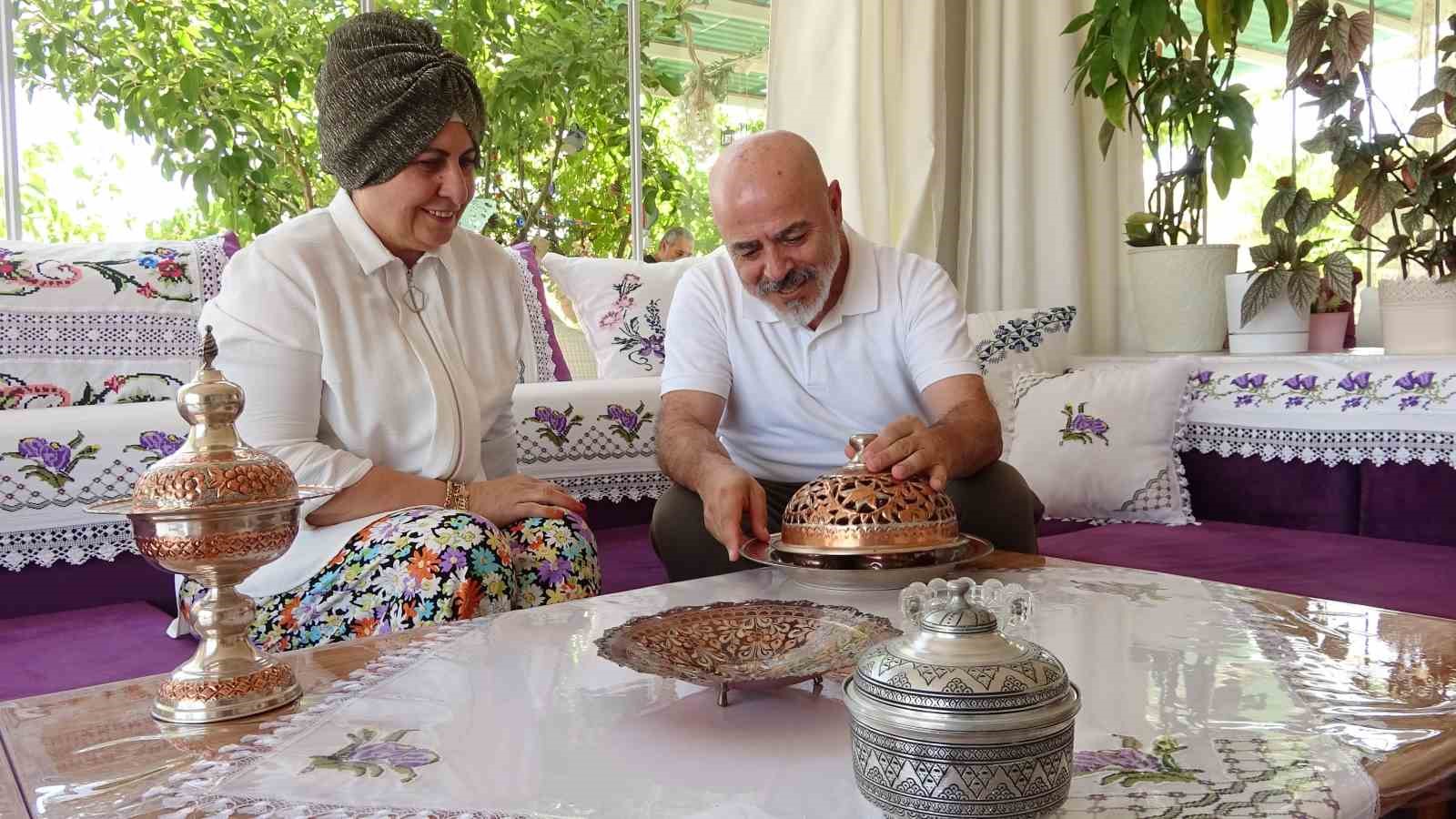 Antika meraklısı gurbetçi ailenin evi müzeyi andırıyor
