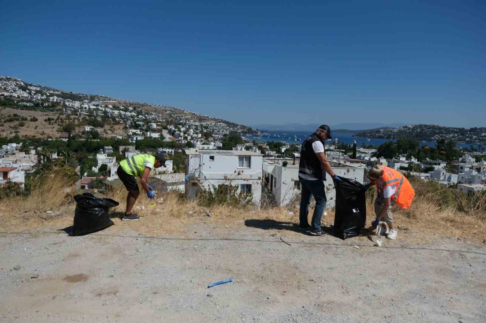 Bodrum Belediyesi’nce başlatılan temizlik seferberliği Gündoğan’da devam etti
