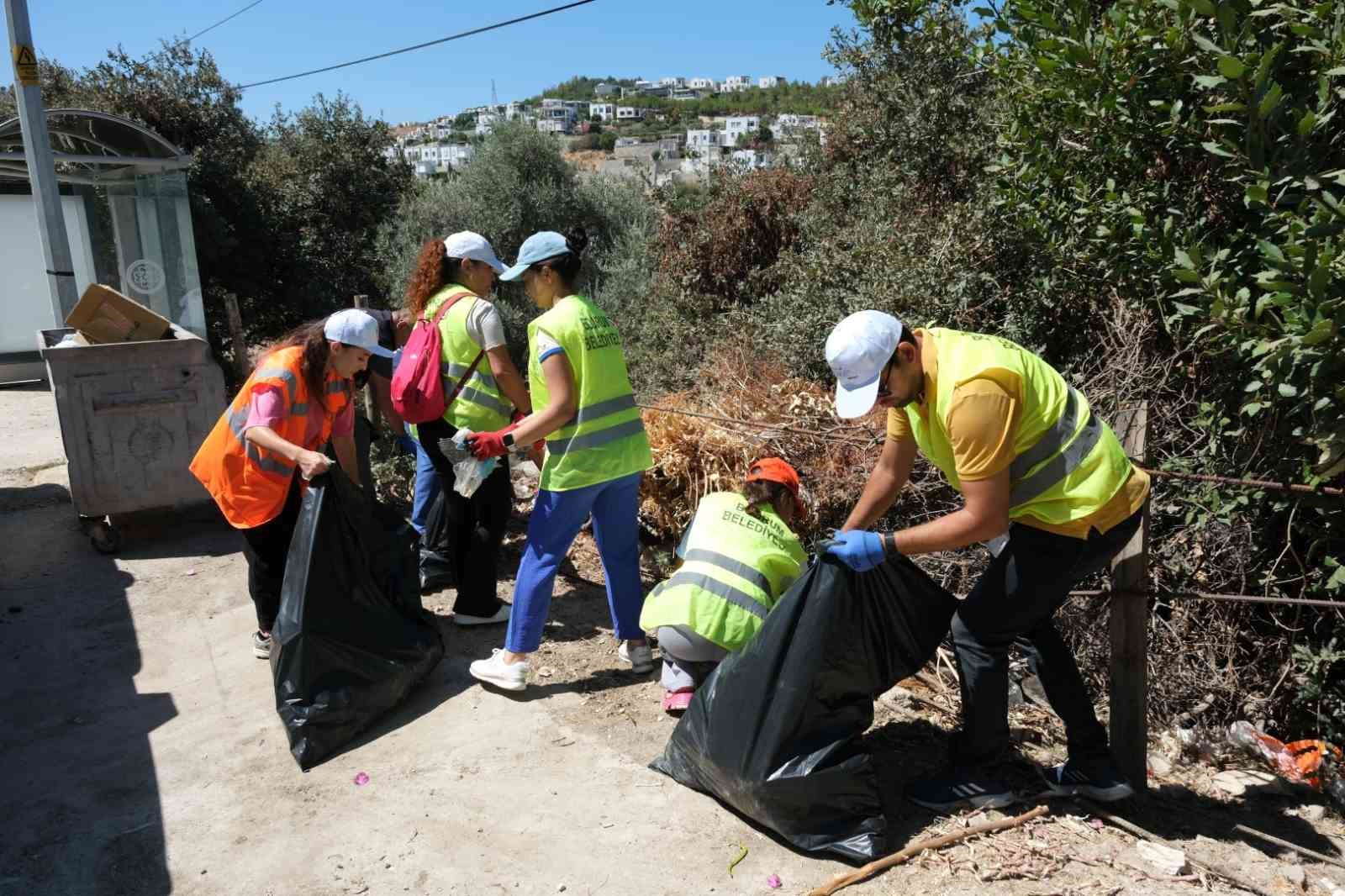 Bodrum Belediyesi’nce başlatılan temizlik seferberliği Gündoğan’da devam etti
