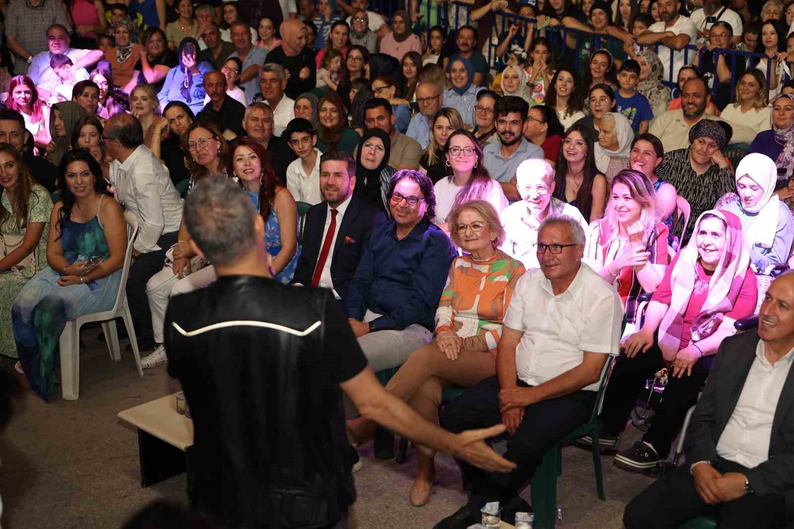 Haluk Levent ve Zakkum, Tavas Zeybek Festivaline renk kattı
