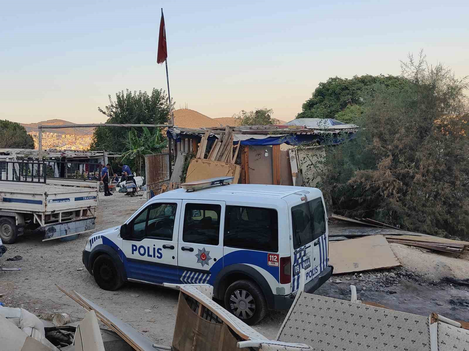 Evinin bahçesini temizlerken elektrik akımına kapılan kadın hayatını kaybetti
