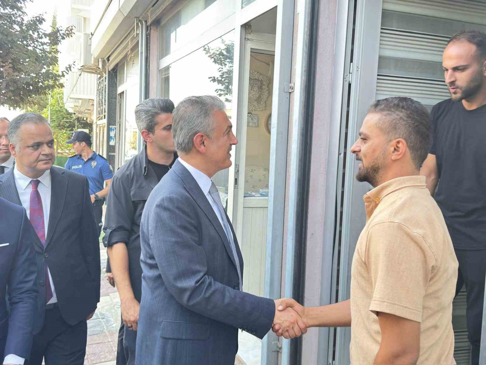 Mardin Valisi Akkoyun, Dargeçit tarihi çarşıyı inceledi
