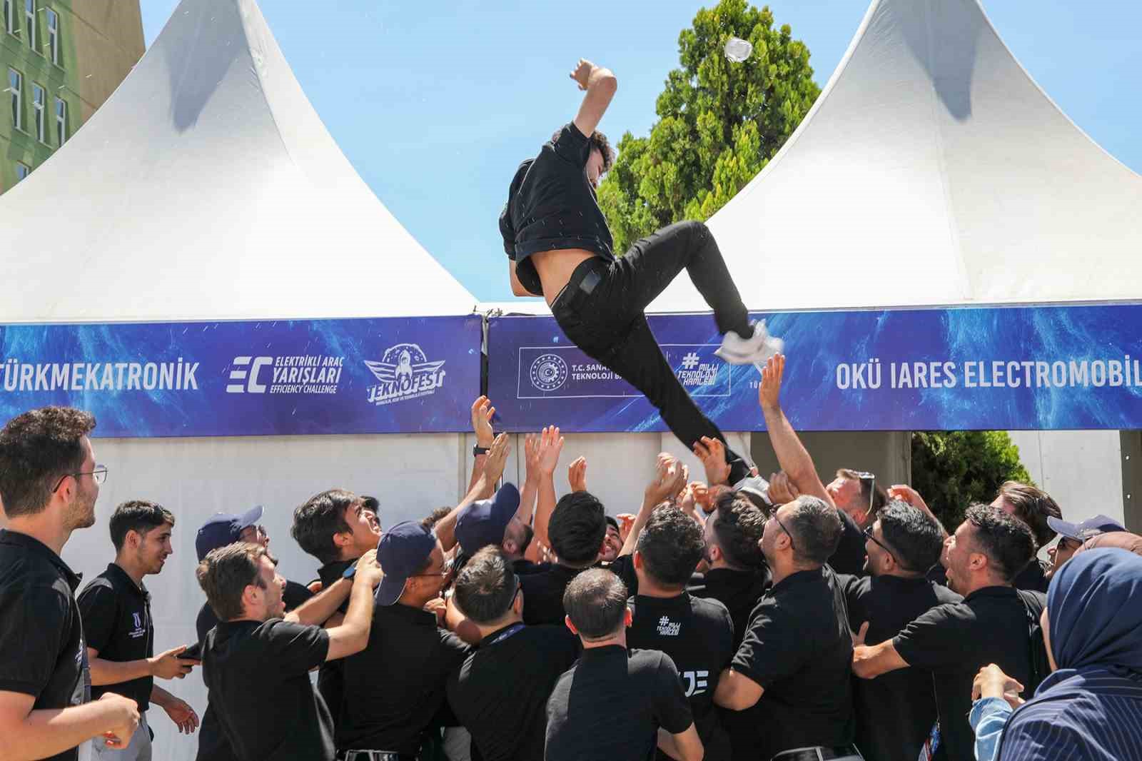 SUBÜ araçları Teknofest 2024’e 3 kupa ile başladı
