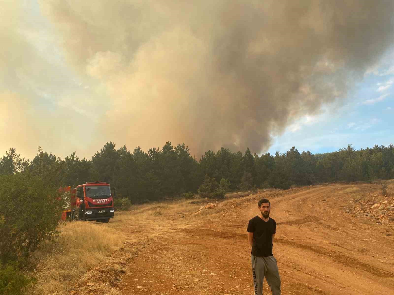 Çankırı’daki orman yangınına havadan ve karadan müdahale
