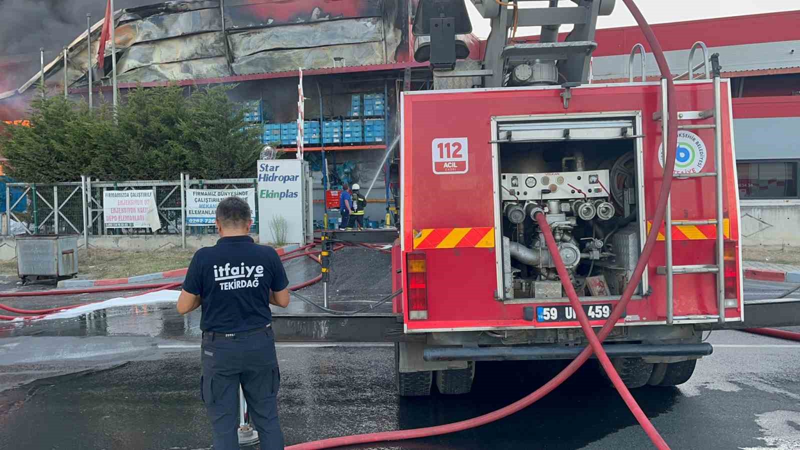 Tekirdağ’daki fabrika yangını büyük oranda kontrol altına alındı
