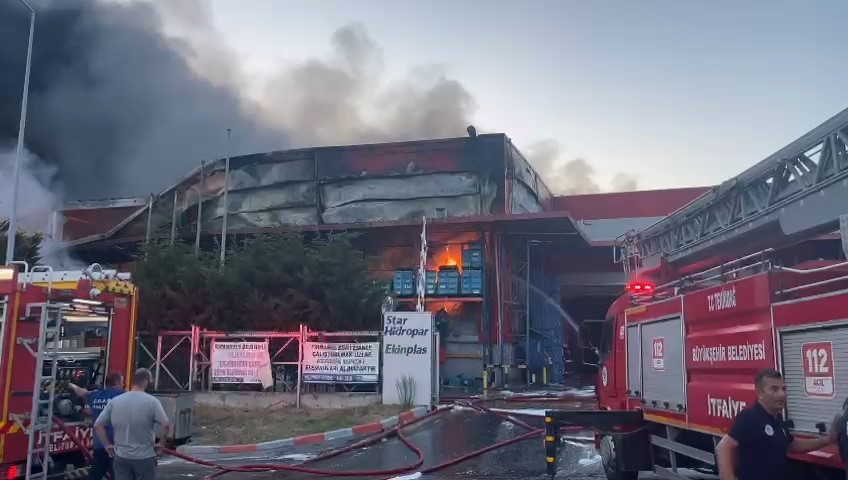 Tekirdağ’daki fabrika yangını büyük oranda kontrol altına alındı
