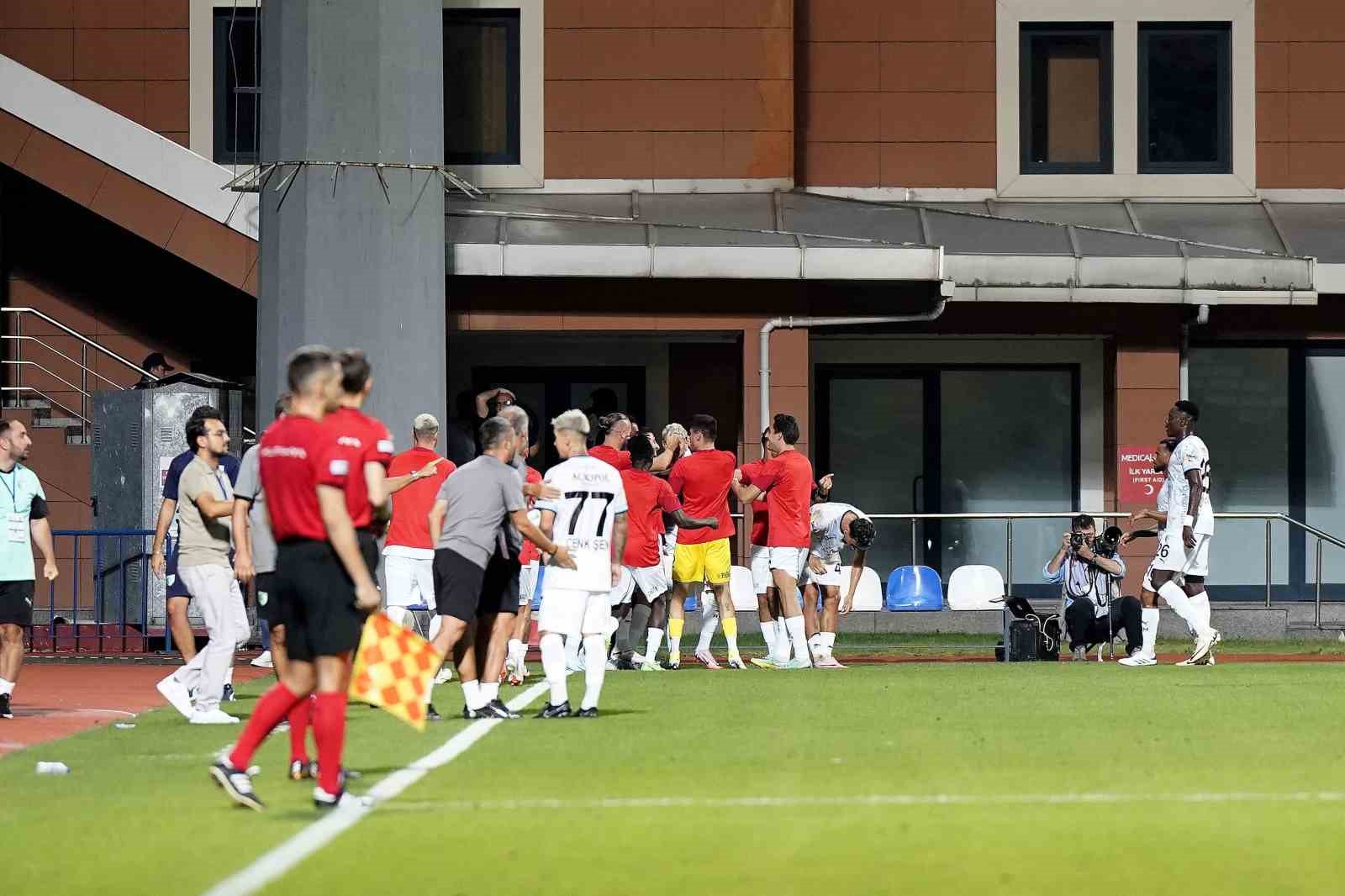 Trendyol Süper Lig: Eyüpspor: 0 - Bodrum FK: 1 (İlk yarı)
