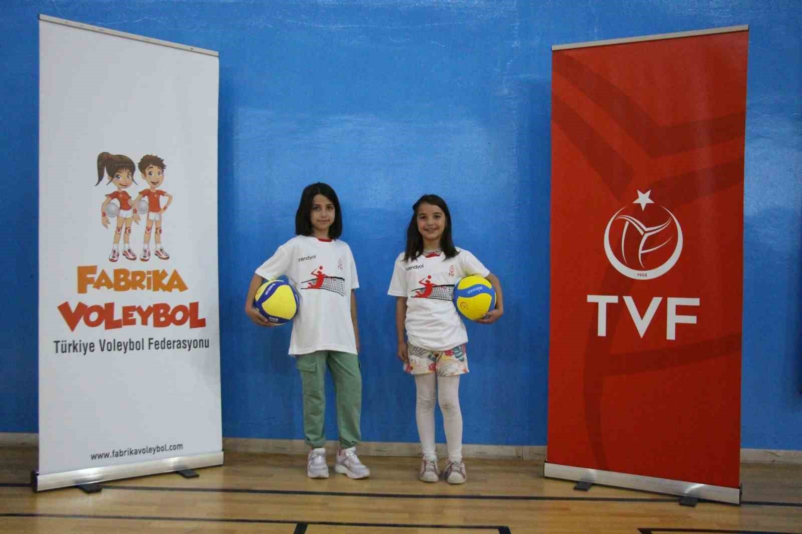 Ağrı’da Fabrika Voleybol Okulu açıldı
