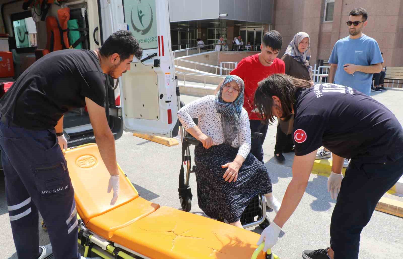 Başıboş köpeklerin saldırısına uğrayıp yaralanan kadın dehşet anlarını anlattı
