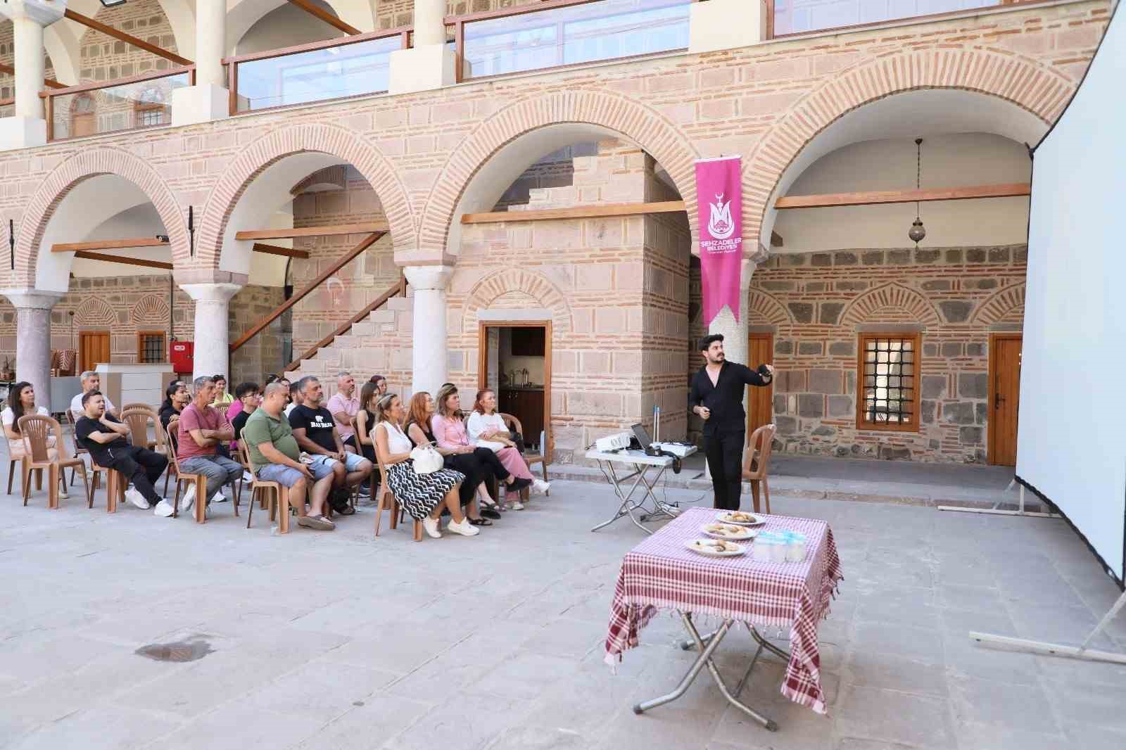 Şehzadeler Belediyesi fotoğraf tutkunlarını buluşturdu
