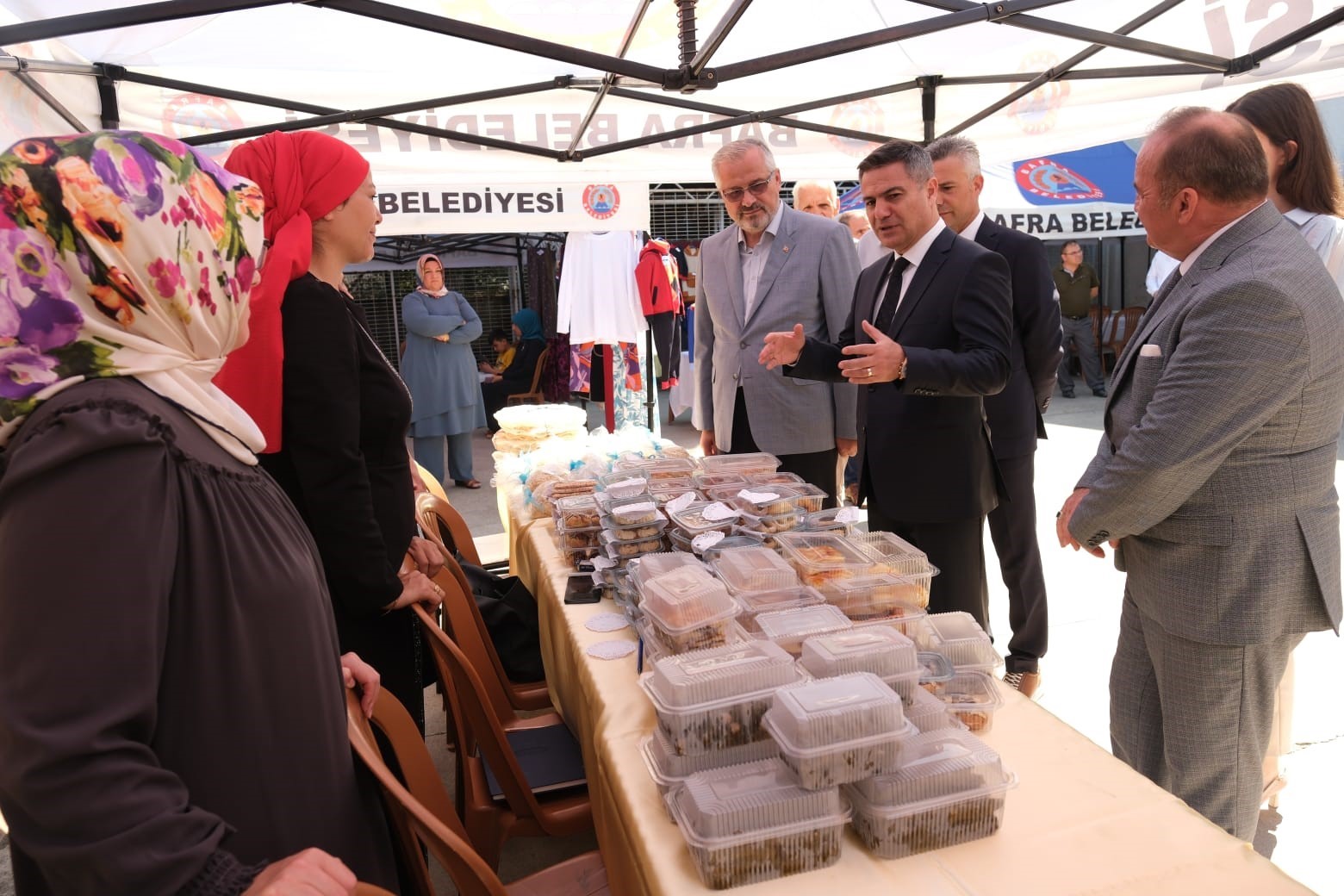 ADEM yıl sonu sergisi açıldı
