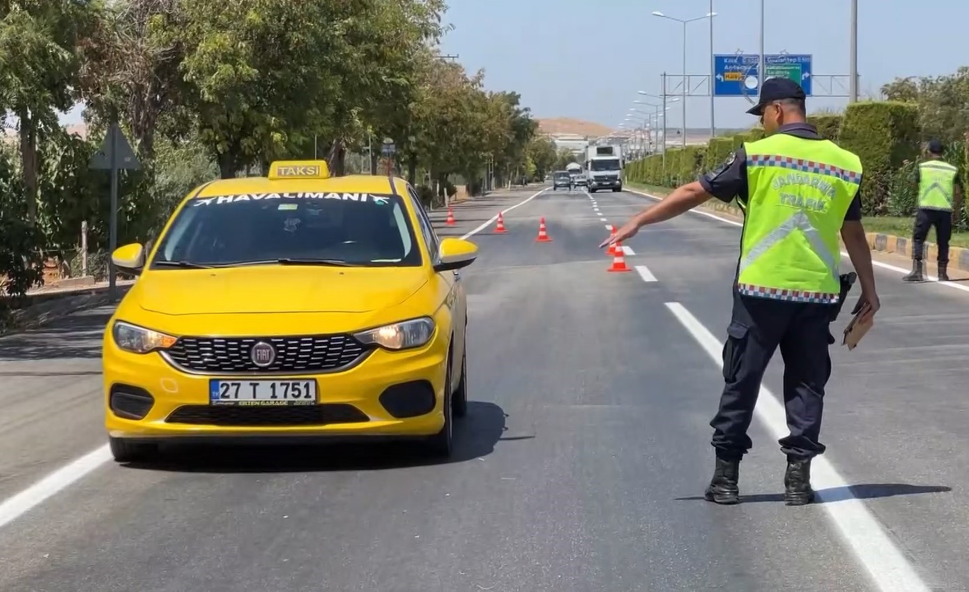 Jandarmadan ticari taksilerde emniyet kemeri denetimi
