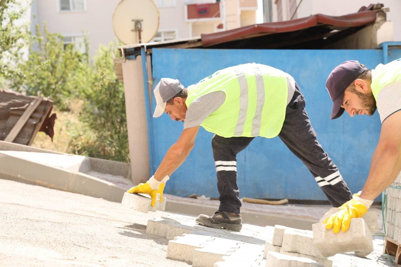 Gebze’de 600 metrelik parke yol yapıldı
