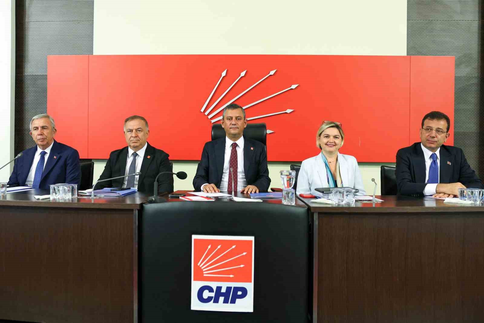 CHP Genel Başkanı Özel: “Meclis’i ve Numan Kurtulmuş’u Can Atalay’ın milletvekili olduğunu teyit edeceği bir oturum için toplantıya çağırıyoruz”
