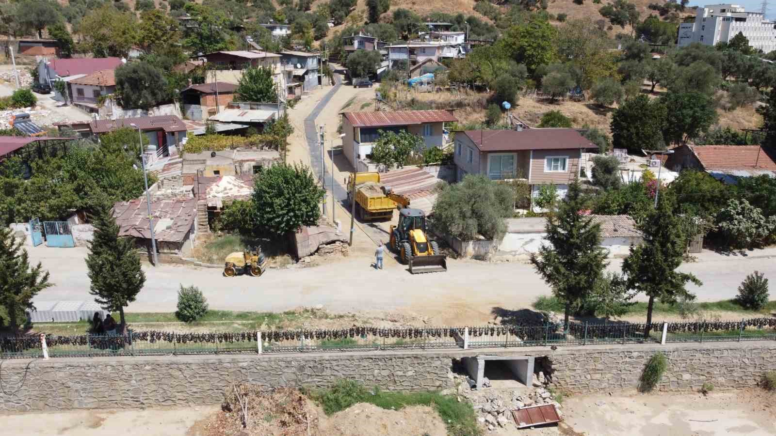 Nazilli Pınarbaşı Mahallesi’nde yol yapım çalışmaları sürüyor
