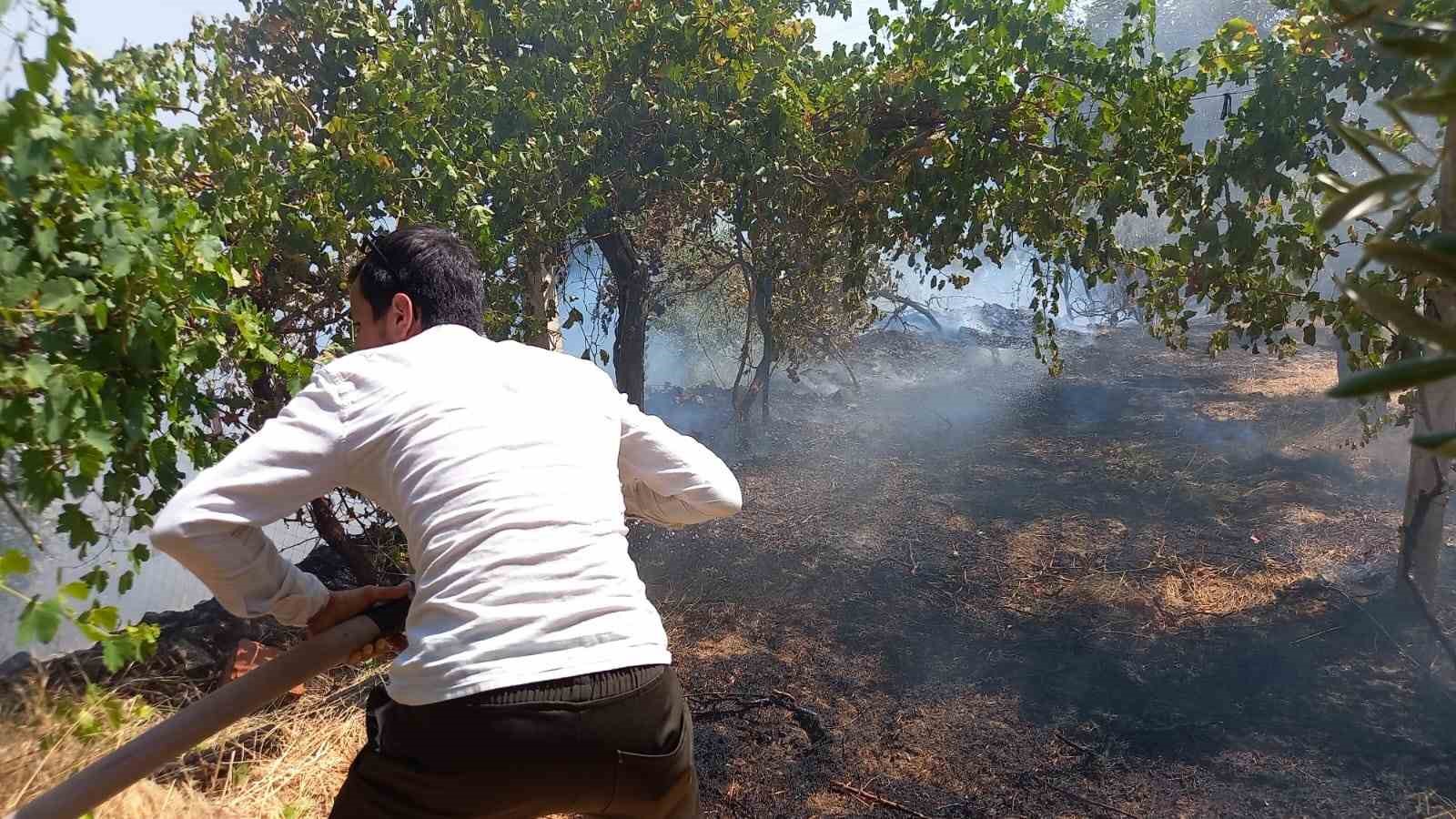 Hazır bekletilen su tankerleri alevlerin büyümesini engelledi
