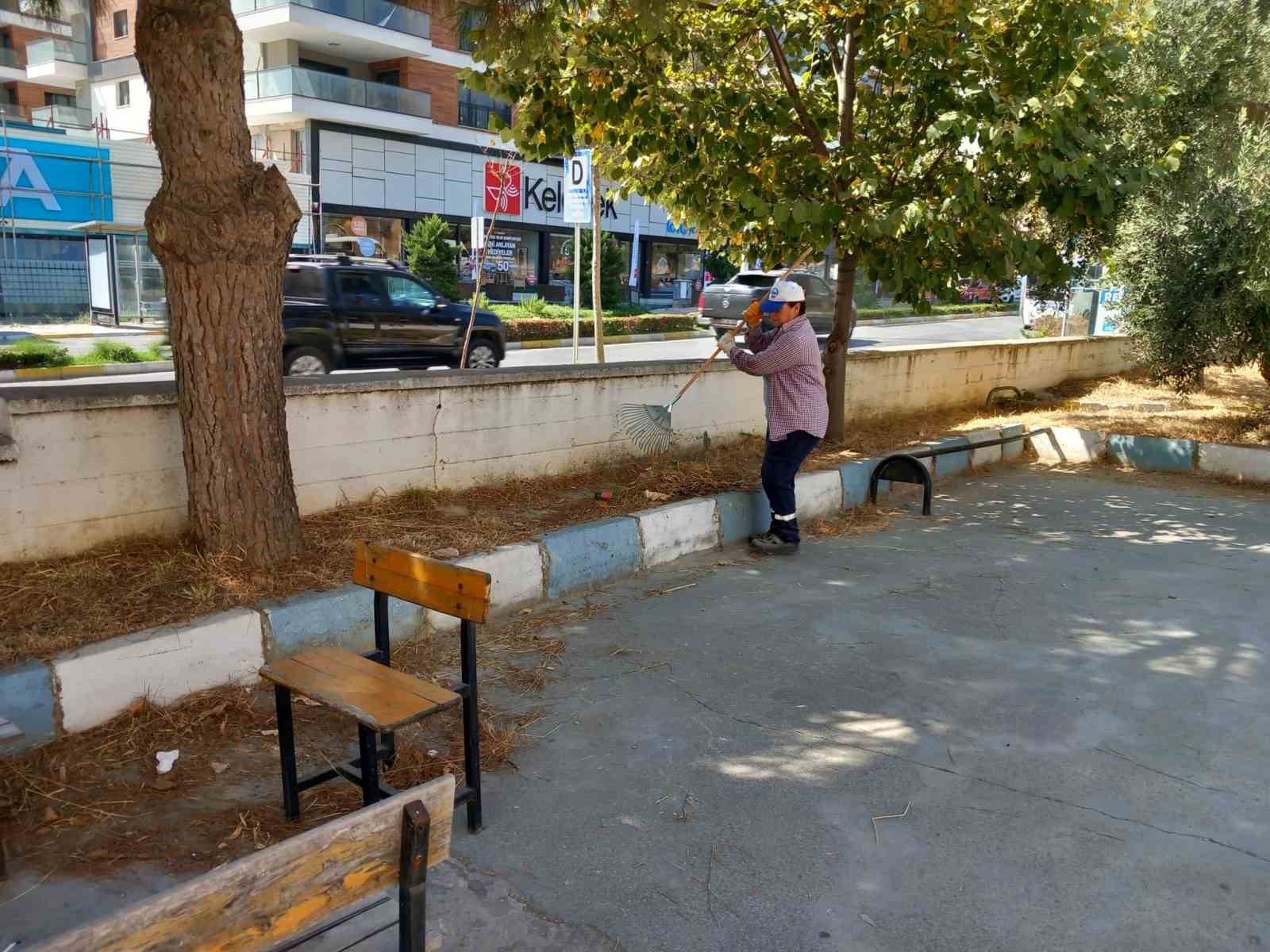 Söke Belediyesi okul bahçelerini eğitim yılına hazırlıyor
