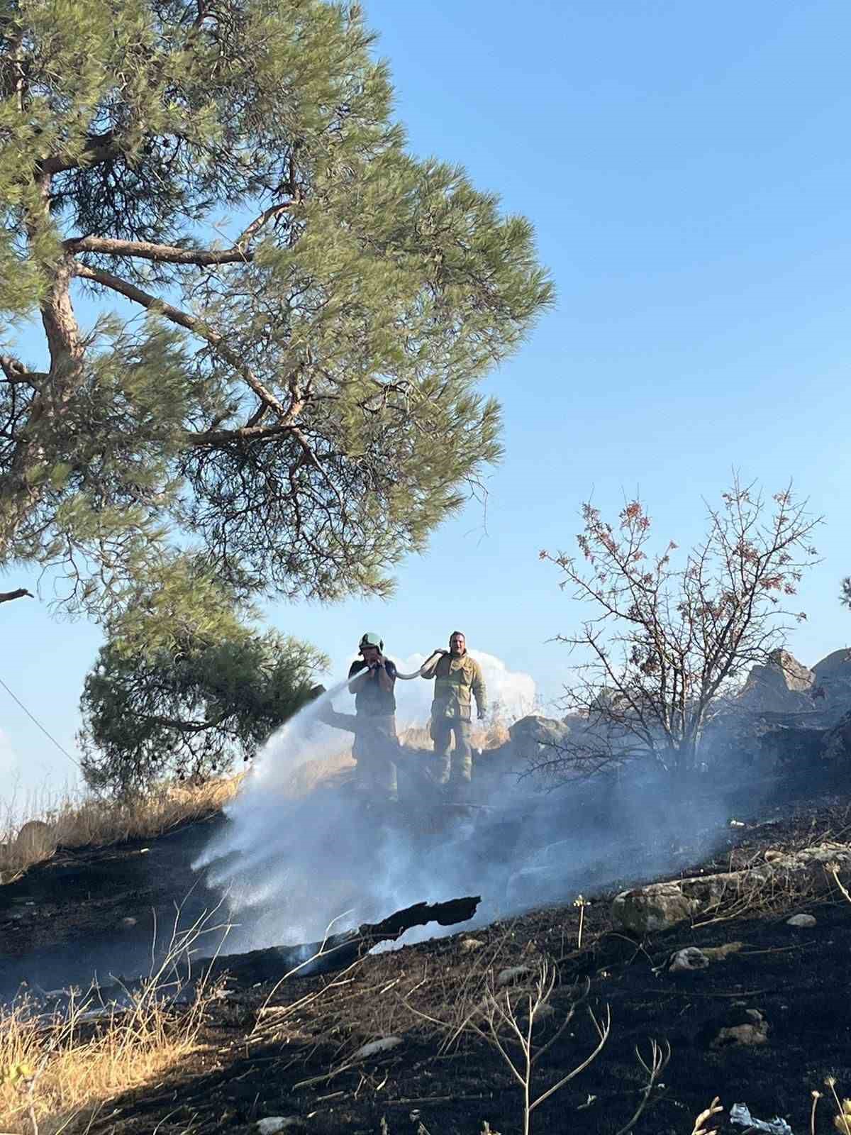 Balıkesir’in Çamlık mevkiinde çıkan arazi yangını söndürüldü
