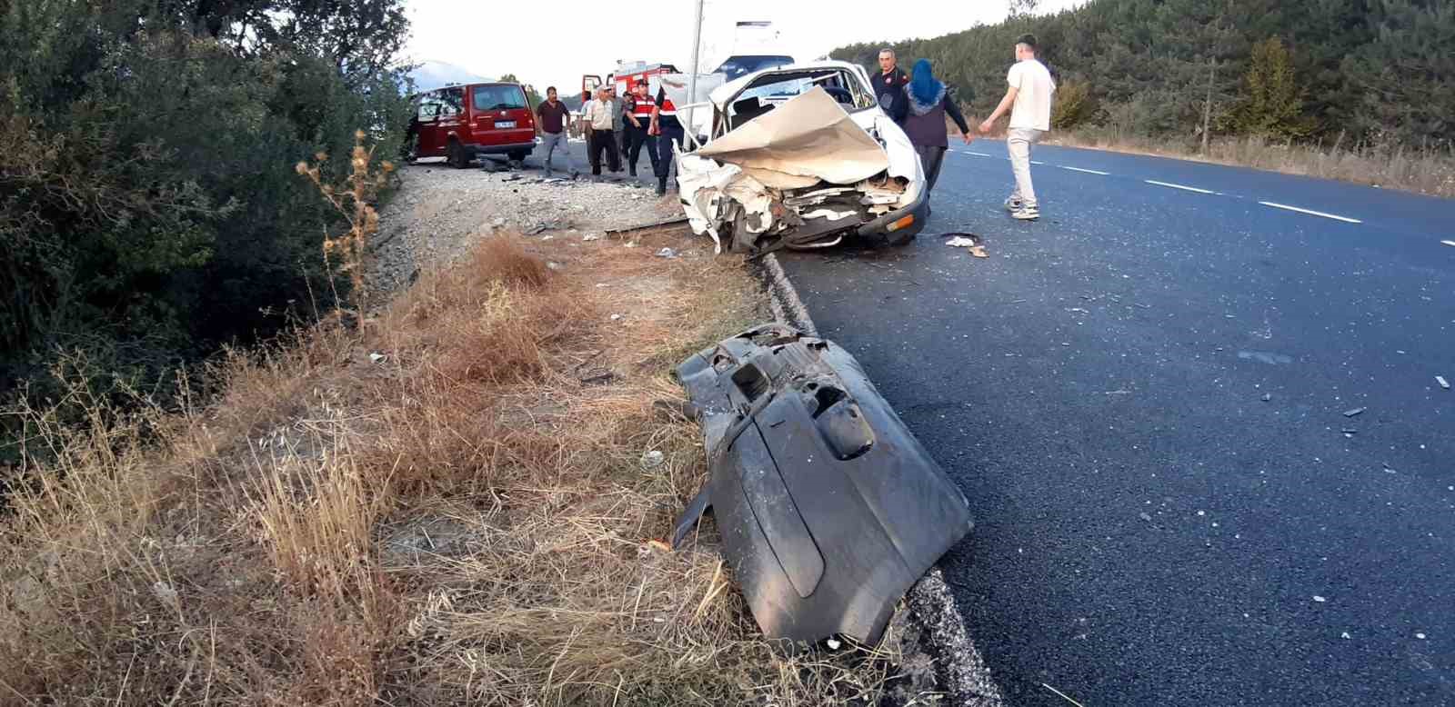 Bolu-Mudurnu yolunda feci kaza: 1 ölü, 1 yaralı
