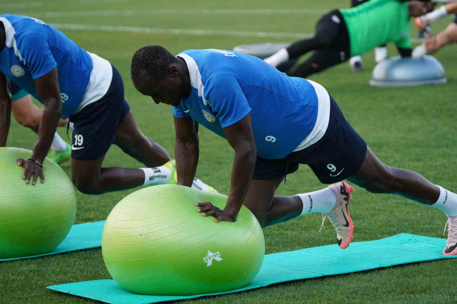 Çaykur Rizespor, Fenerbahçe hazırlıklarına başladı
