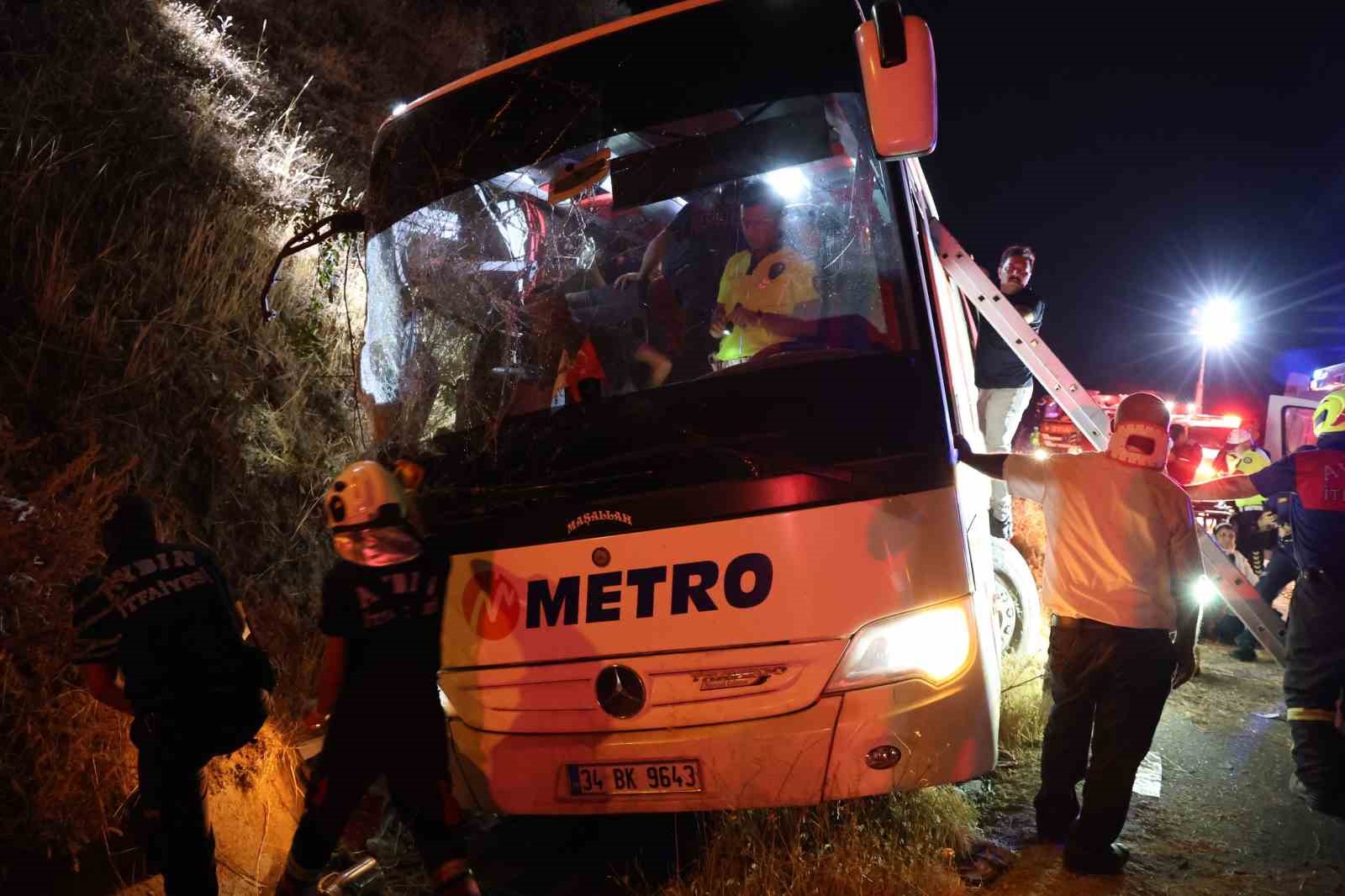 Aydın’da kontrolden çıkan yolcu otobüsü yan yattı: 1 ölü, 10 yaralı
