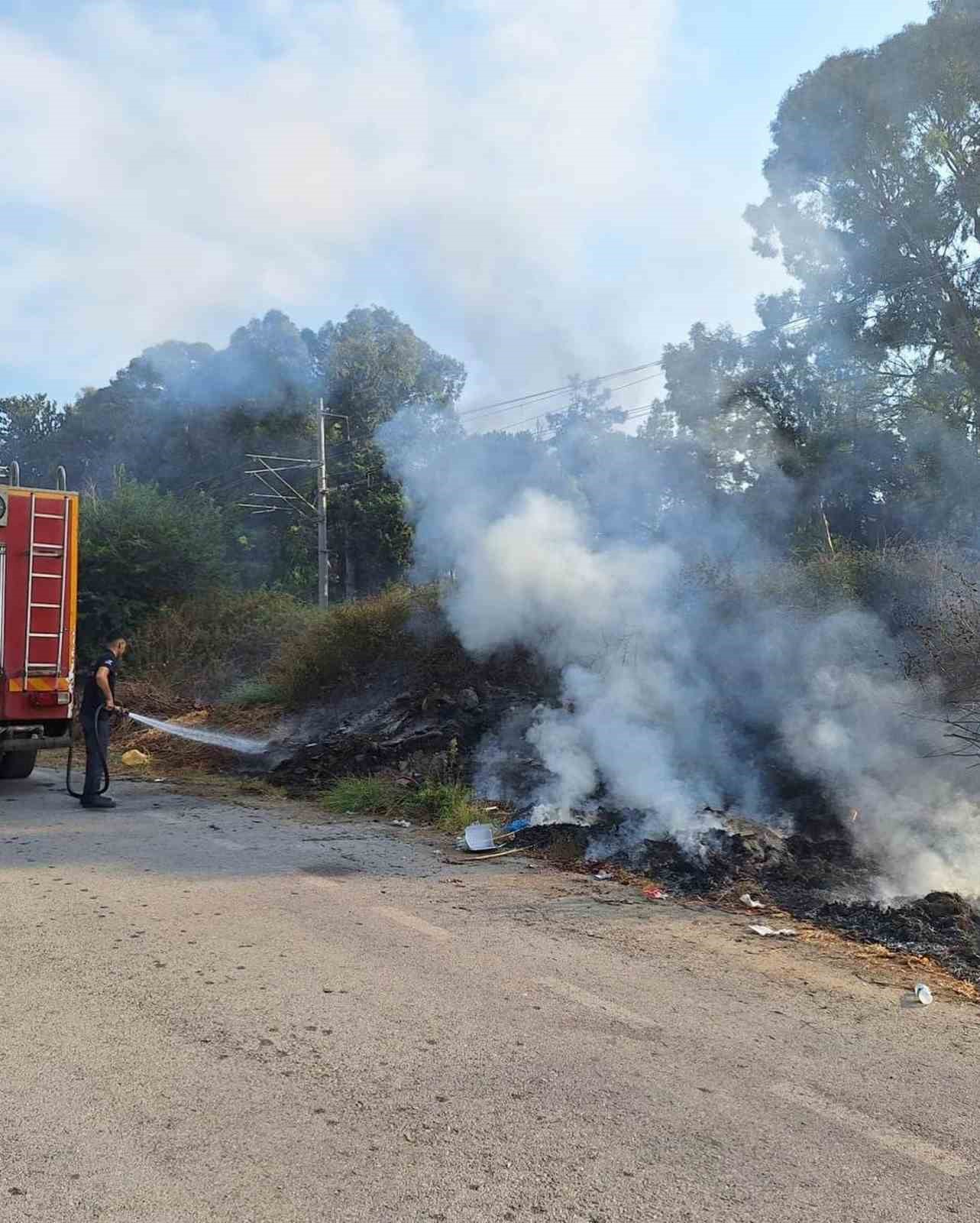 Dörtyol’da çıkan ot yangını itfaiye ekiplerin müdahalesiyle söndürüldü
