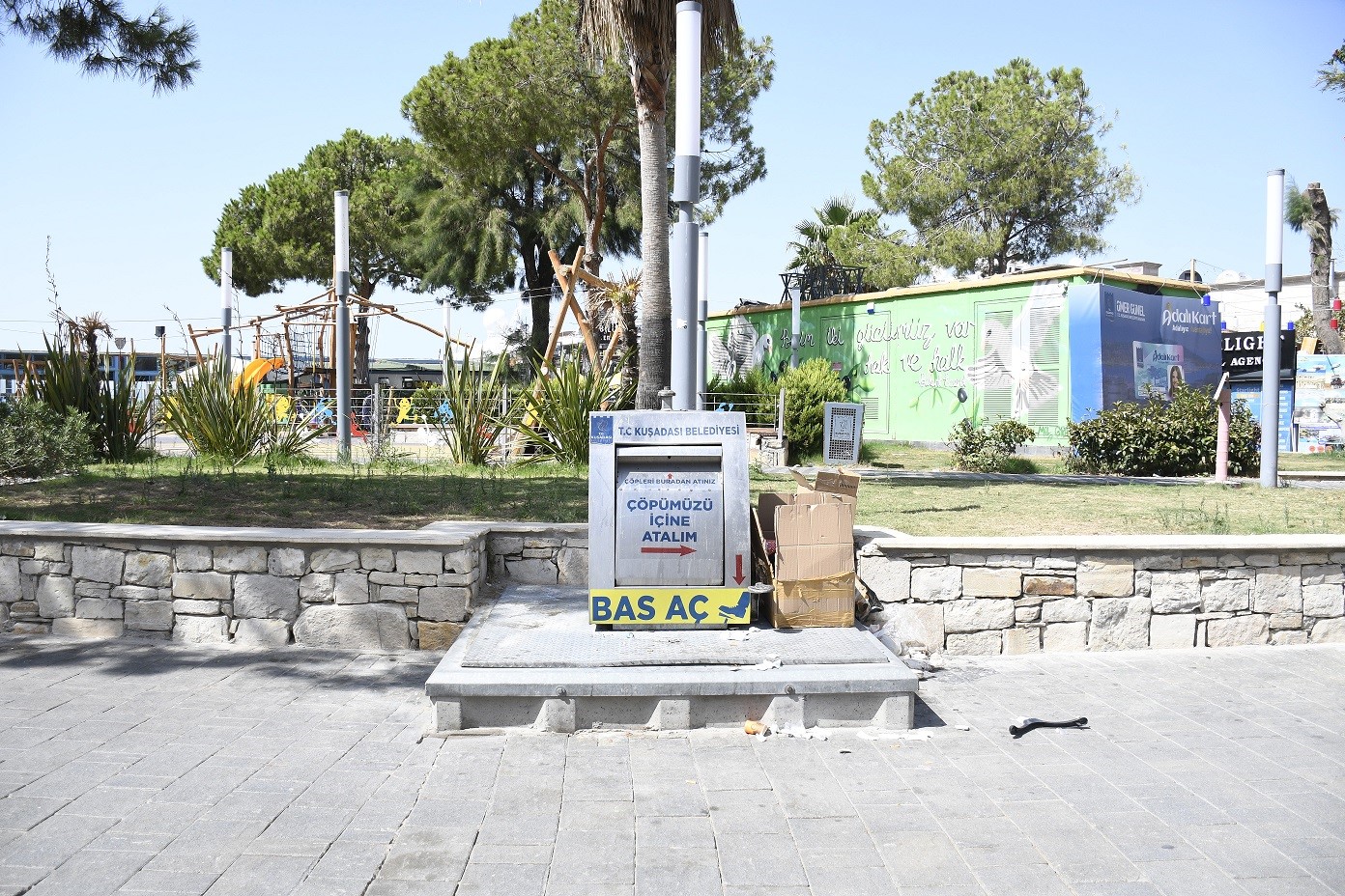 Kuşadası Belediyesi’nden çevre temizliği uyarısı
