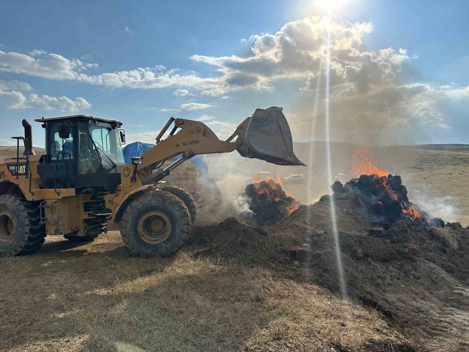 Tekman’da 600 balya ot küle döndü
