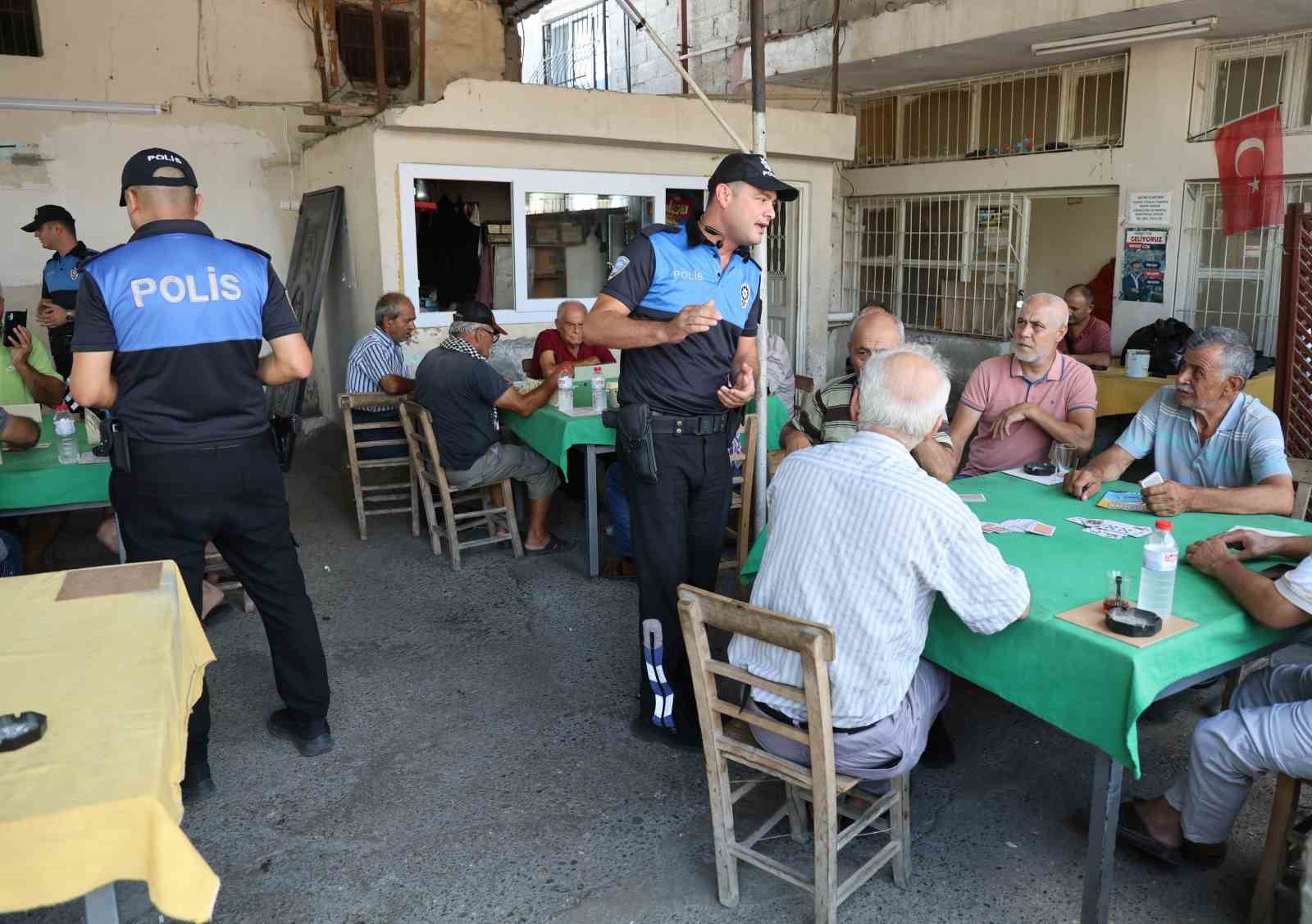 Polis ‘Çocuklar boğulmasın’ diye kapı kapı gezdi
