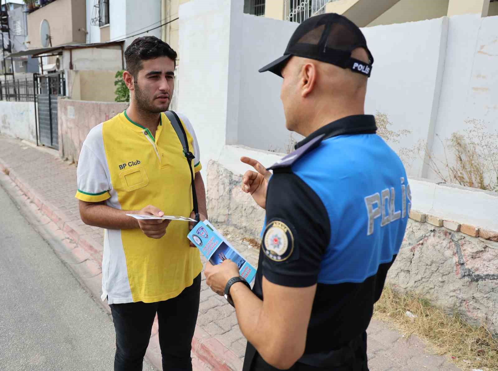 Polis ‘Çocuklar boğulmasın’ diye kapı kapı gezdi
