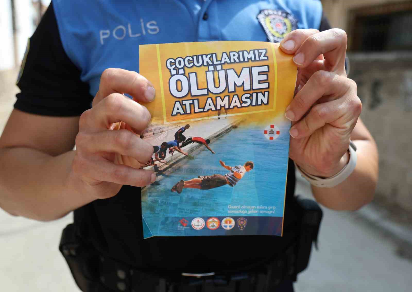 Polis ‘Çocuklar boğulmasın’ diye kapı kapı gezdi
