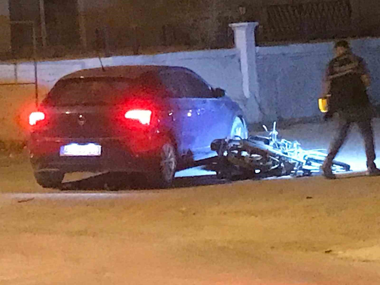 Otomobille çarpışan motosikletin sürücüsü yaralandı
