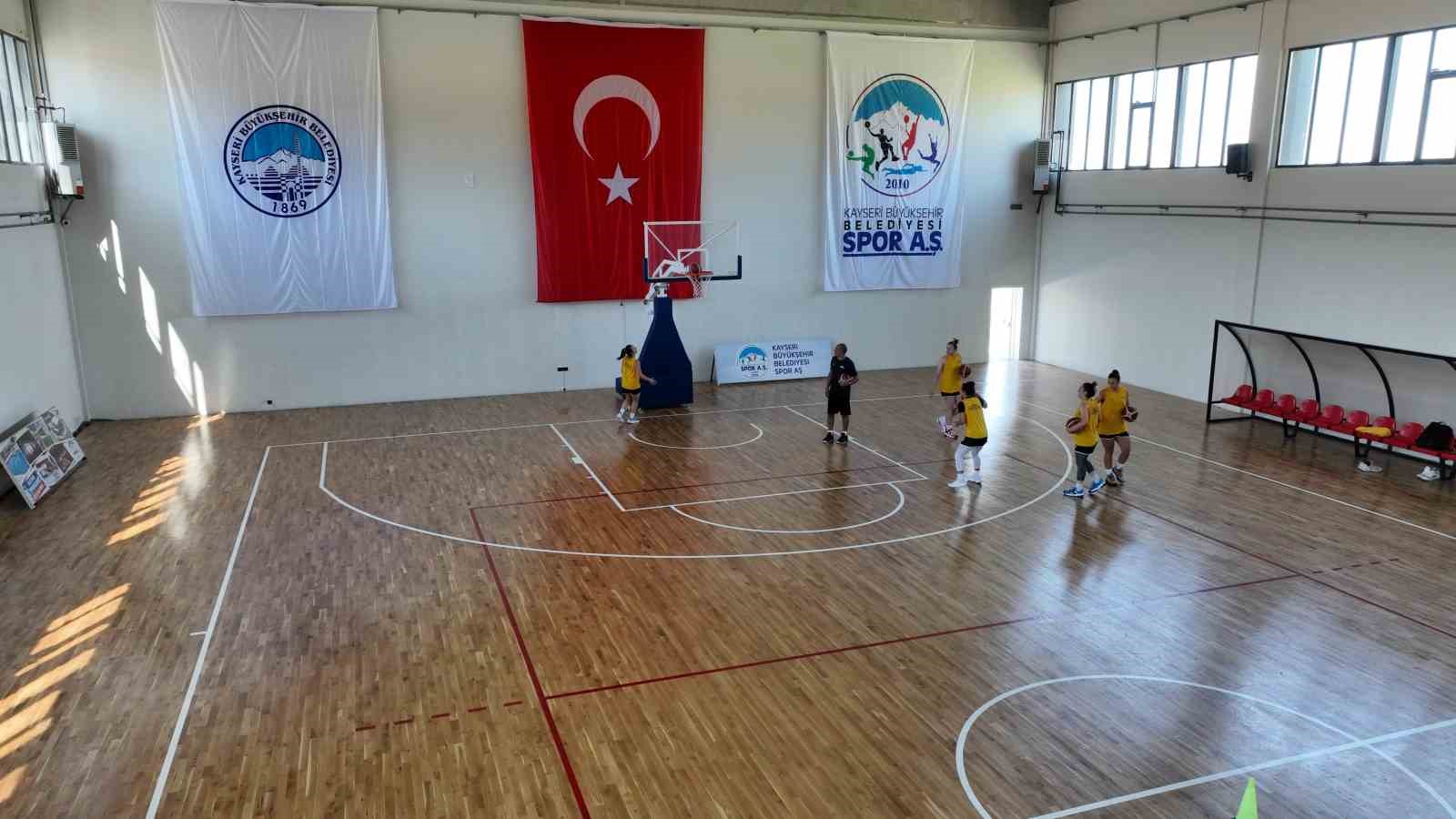 Erciyes Yüksek İrtifa Kamp Merkezi, basketbol takımlarını ağırlıyor
