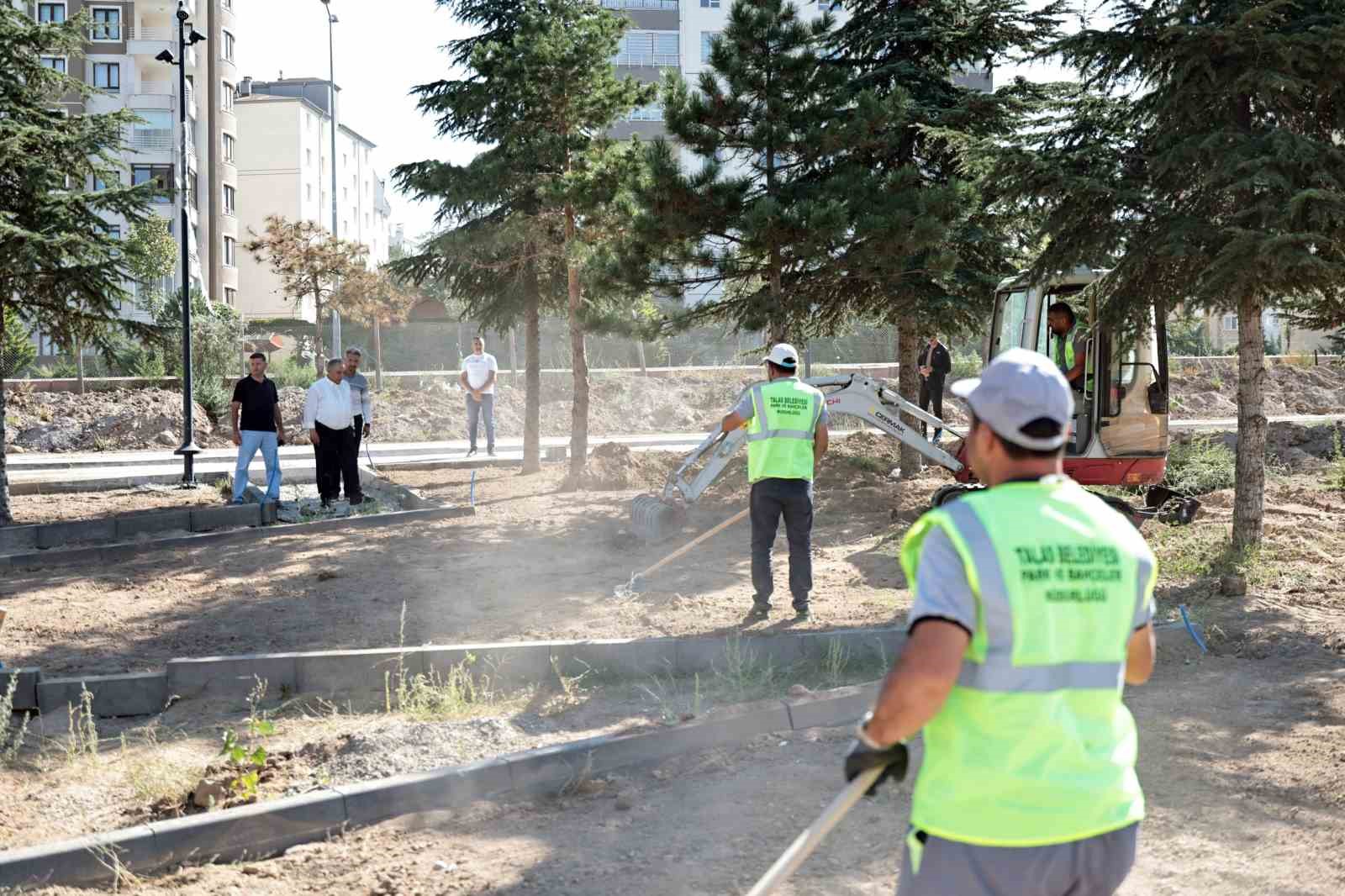 Talas Millet Bahçesi ışıl ışıl
