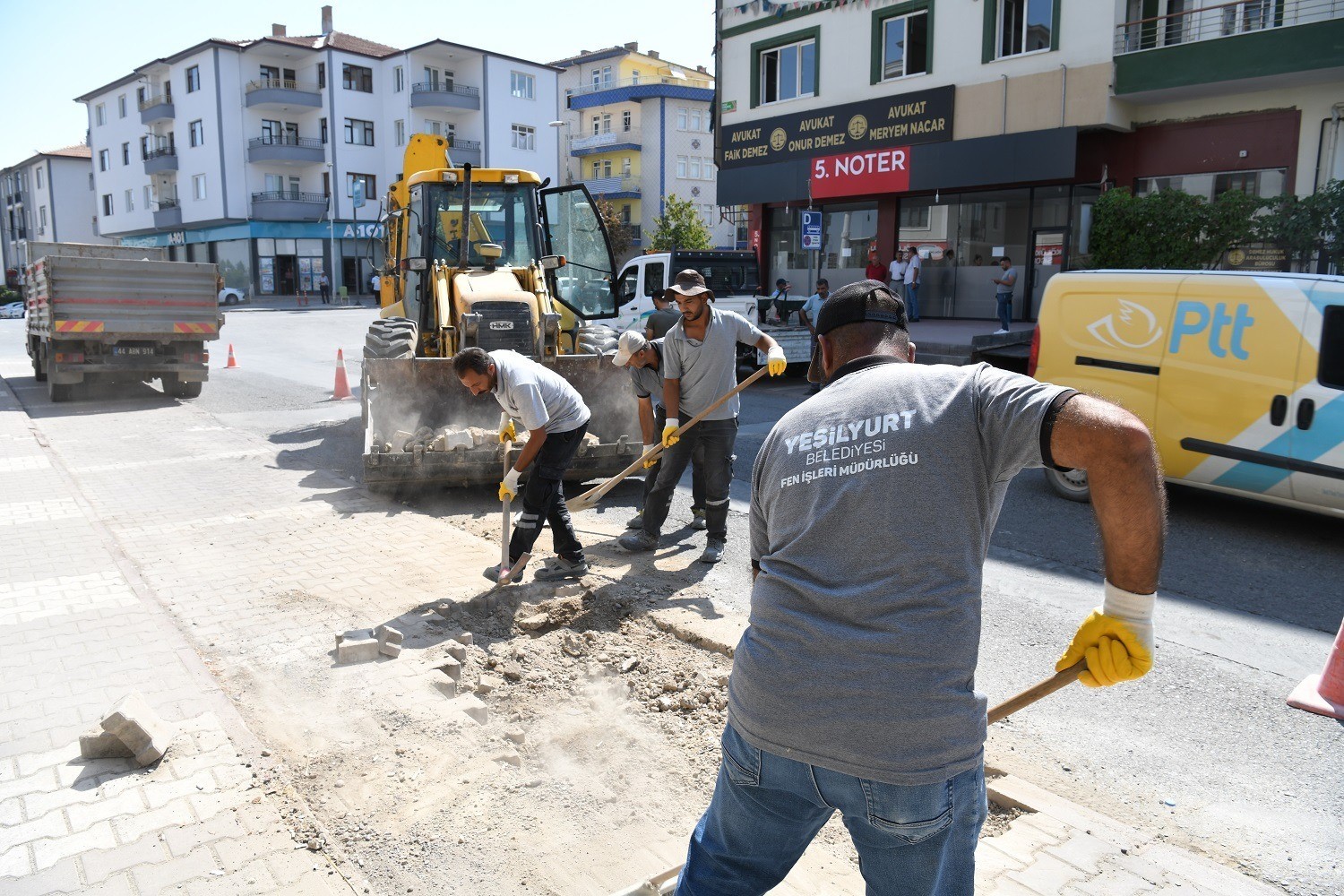 Yeşilyurt’ta hizmet seferberliği devam ediyor
