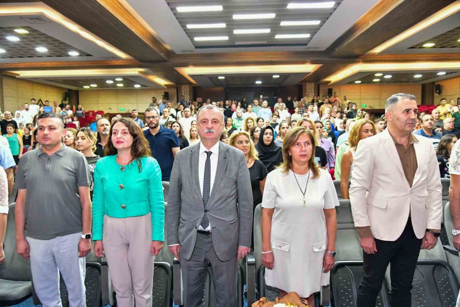 Mezuniyet coşkularına Başkan Balaban ortak oldu
