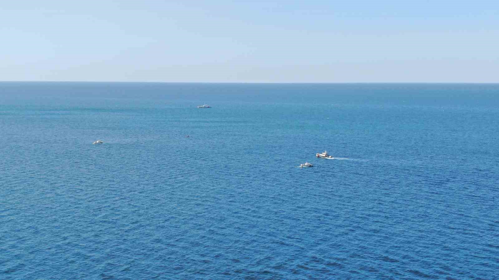 Kastamonu’da batan teknenin kaptanını arama çalışmaları sürüyor
