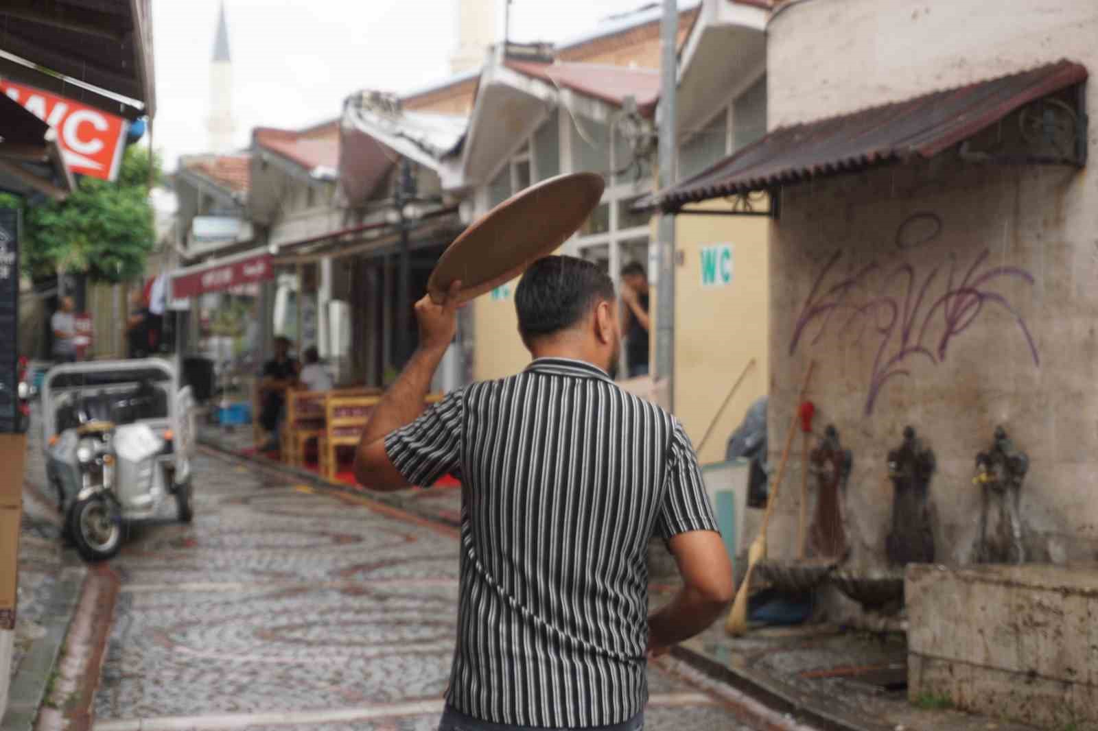 Edirne’de yağmur etkili oldu
