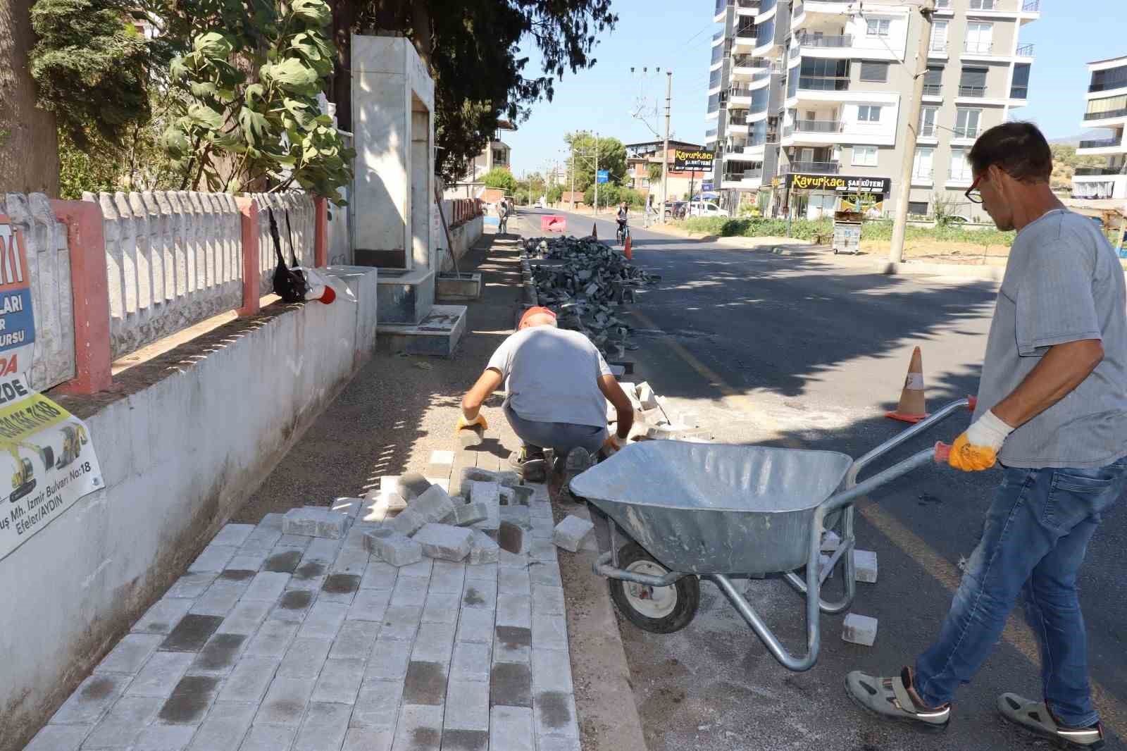 Nazilli’deki mezarlıklarda bakım ve temizlik çalışmalarını sürdürüyor
